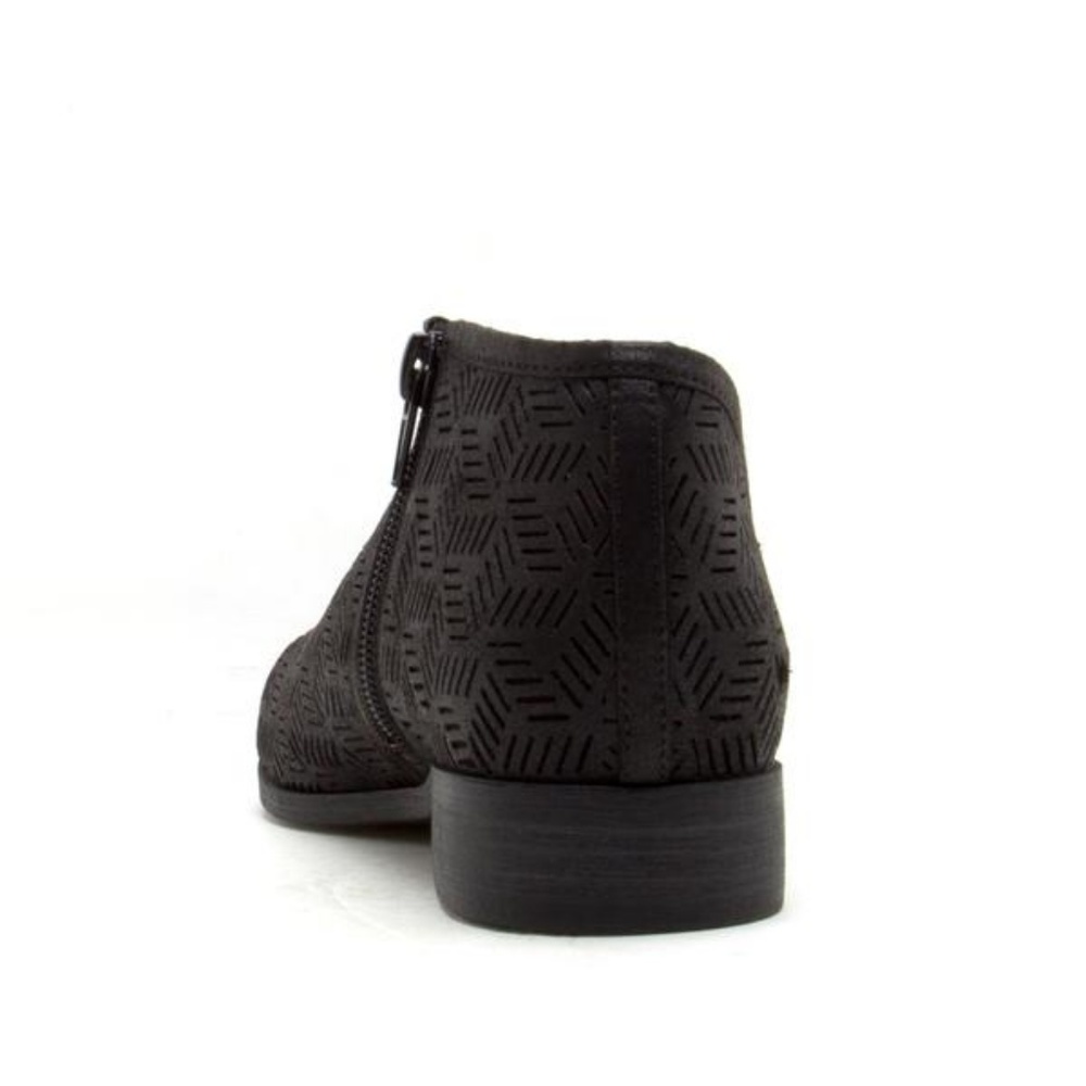Last Pair Sale!! Spring Perforated Booties Size 6 - Picture 4 of 6
